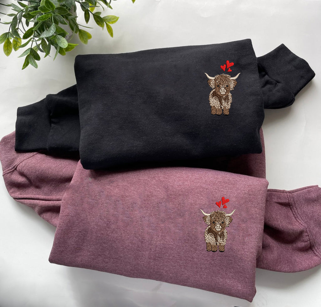 Embroidered Cute Highland Cow Sweatshirt-Crewneck/Cow Lover Gift/Christmas Gift/High Land Cow Lover