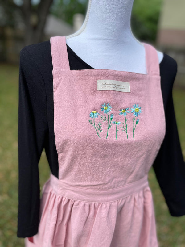 Embroidered Daisy Mama , expecting mother gifts, mom Aprons