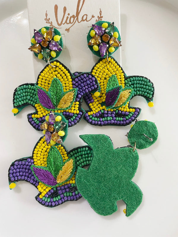 Mardi Gras Theme bead earrings, Mardi Gras Mask earrings, Fleur de Lis,