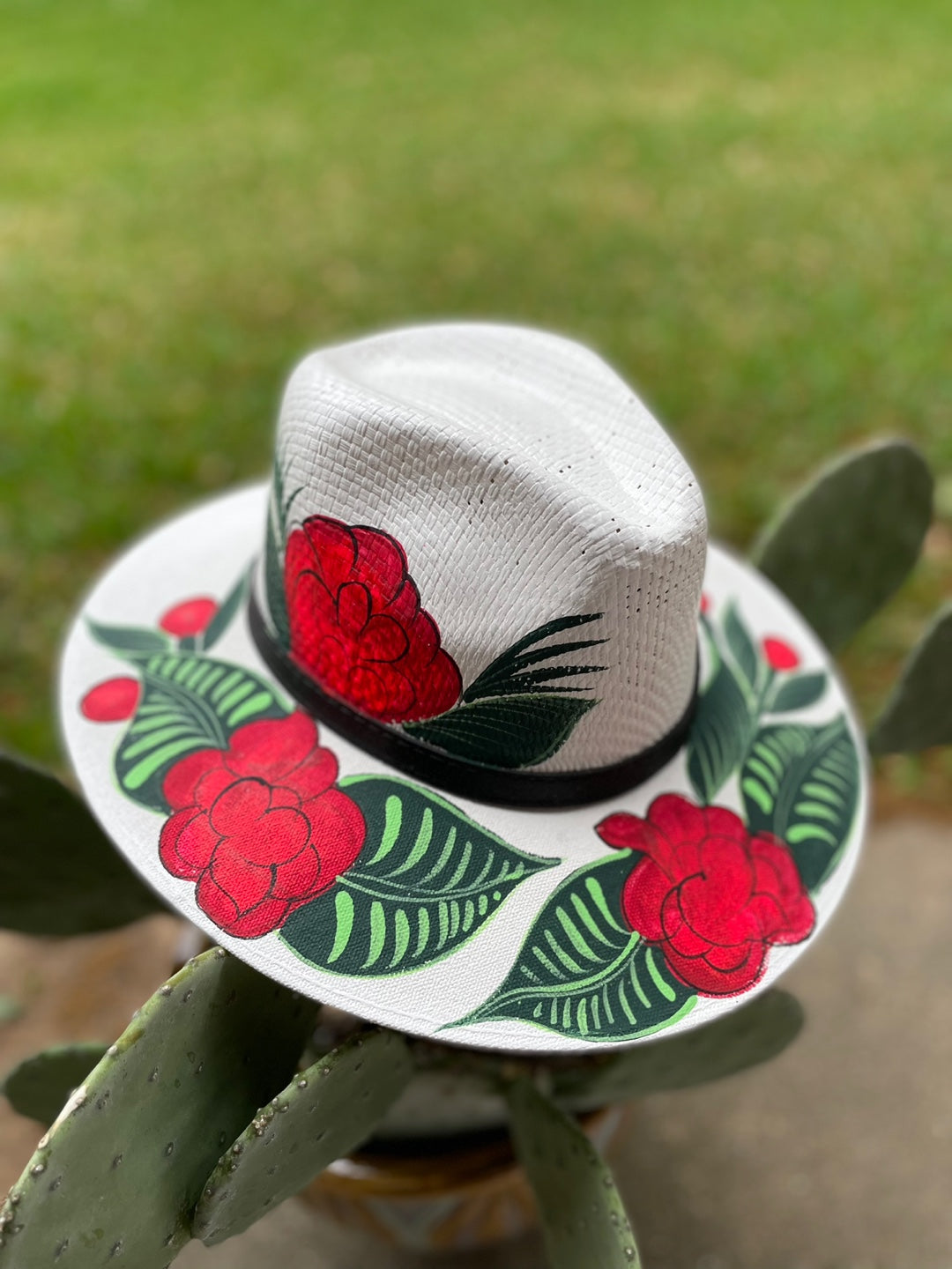 Straw hat,Fedora hat,Handpainted straw hats,Handpainted fedora hats,Parrot in handmade,Hand painted high quality hats,Summer hats,Beach hats,Gift for her