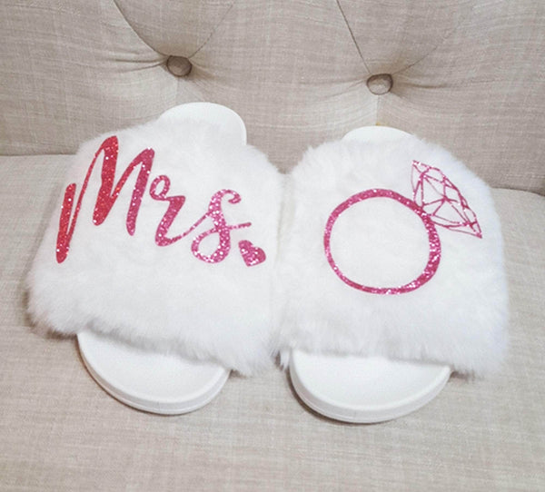 Mrs Slides - White Fur - Mrs. - Bridal - Fiance - Bride to be - honeymoon gifts