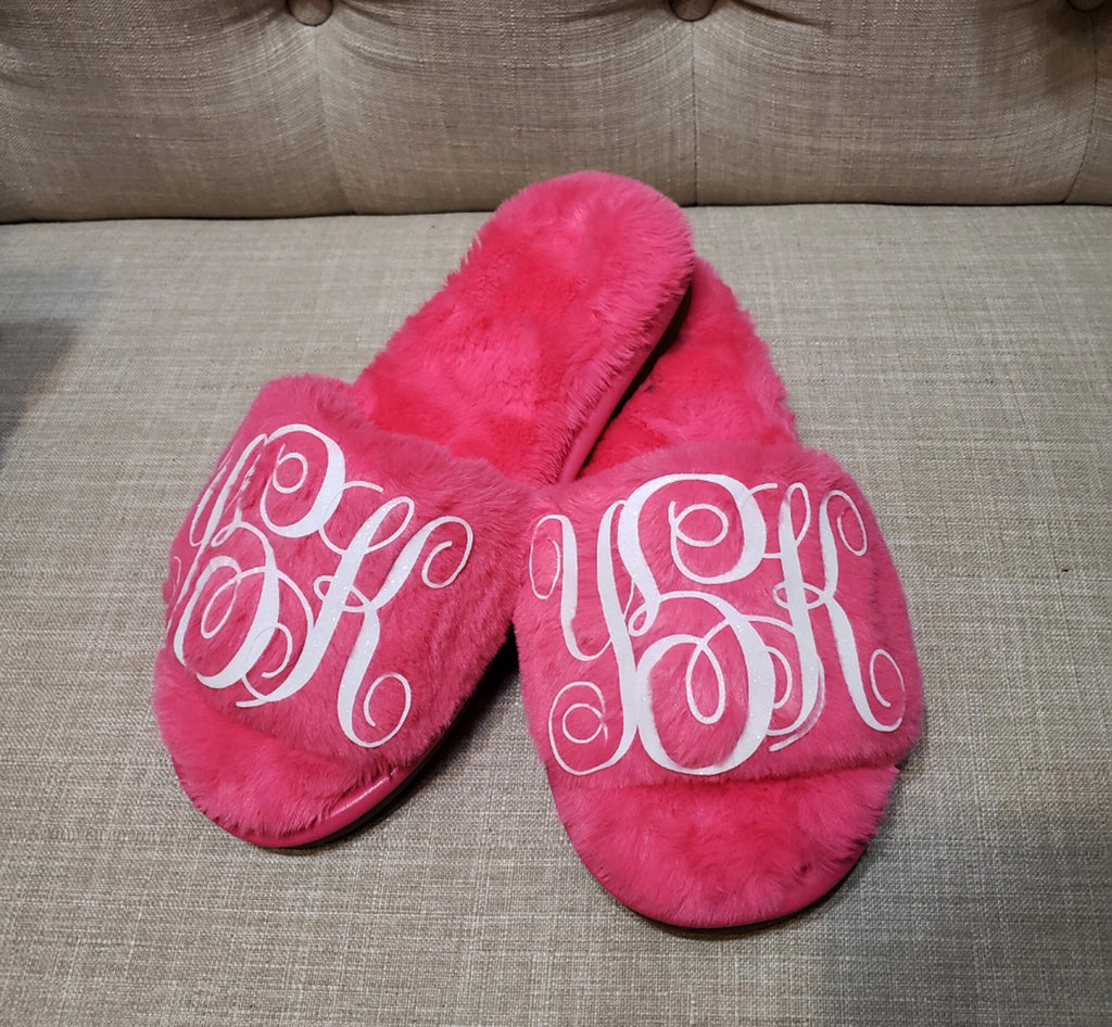 monogramed slippers/  Personalized  Slippers / monogramed slippers