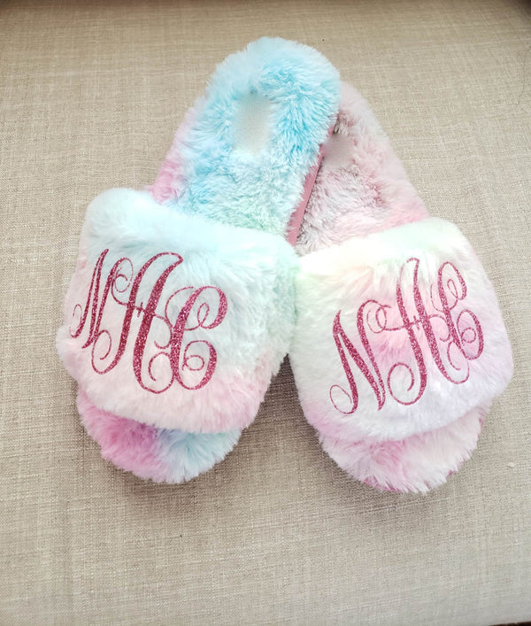 monogramed slippers/  Personalized  Slippers / monogramed slippers